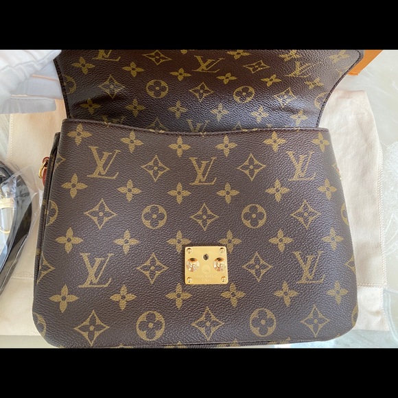 ❌SOLD!❌⭐️ Louis Vuitton Métis Pochette! ⭐️ - Picture 11 of 13
